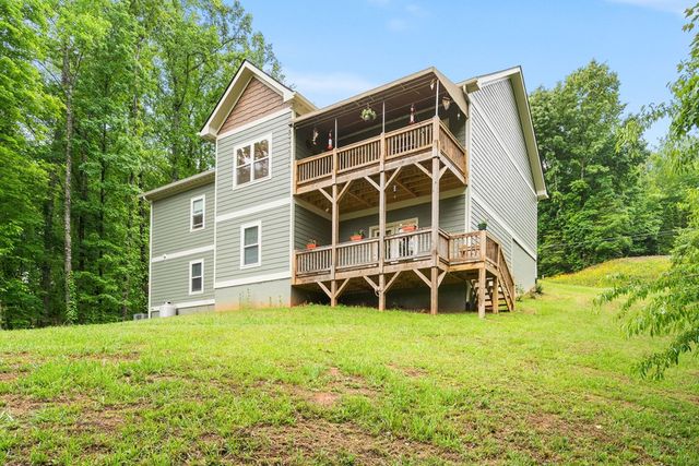 1060 Chatuge Village Circle, Hayesville, NC 28904