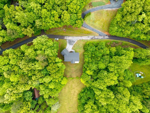 1060 Chatuge Village Circle, Hayesville, NC 28904
