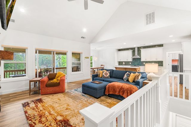1060 Chatuge Village Circle, Hayesville, NC 28904