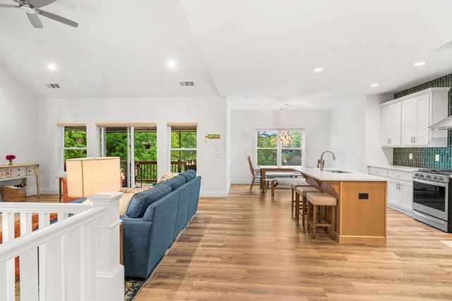 1060 Chatuge Village Circle, Hayesville, NC 28904