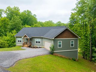 1060 Chatuge Village Circle, Hayesville, NC 28904