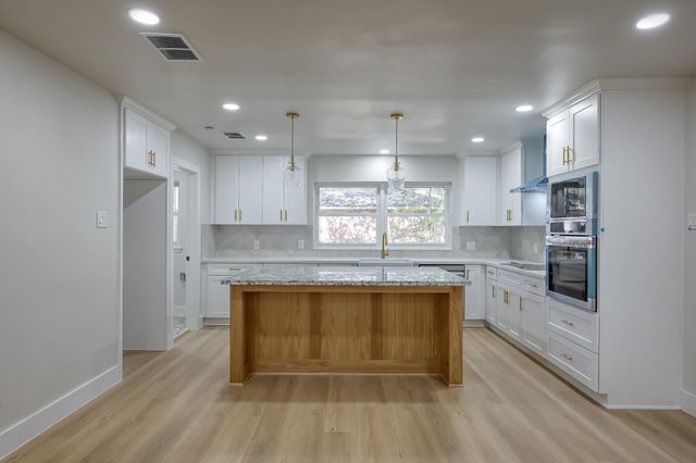 26206 Maplewood Drive, Spring, TX 77386