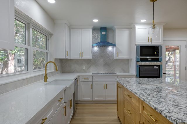 26206 Maplewood Drive, Spring, TX 77386