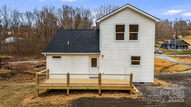 382 Holtzclaw Street, Canton, NC 28716