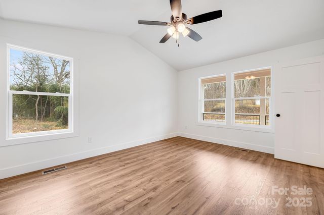 382 Holtzclaw Street, Canton, NC 28716