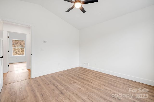 382 Holtzclaw Street, Canton, NC 28716