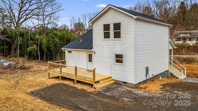 382 Holtzclaw Street, Canton, NC 28716