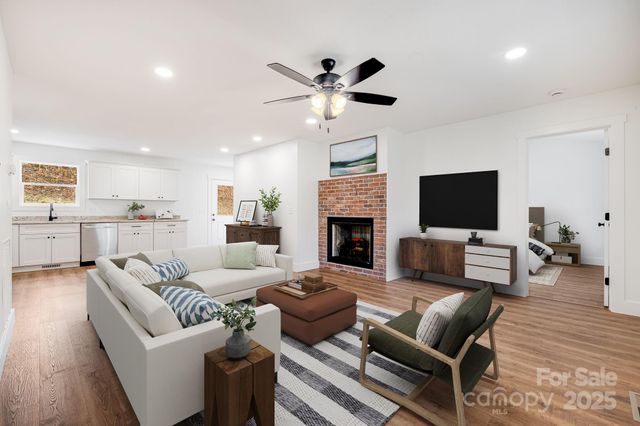 382 Holtzclaw Street, Canton, NC 28716