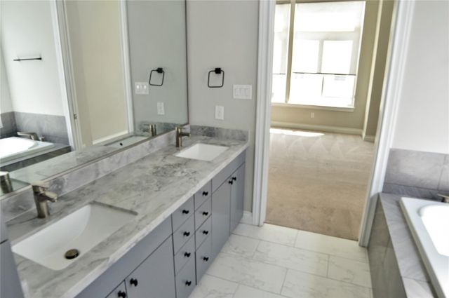 8918 Spring Knoll Forest Drive, Houston, TX 77080