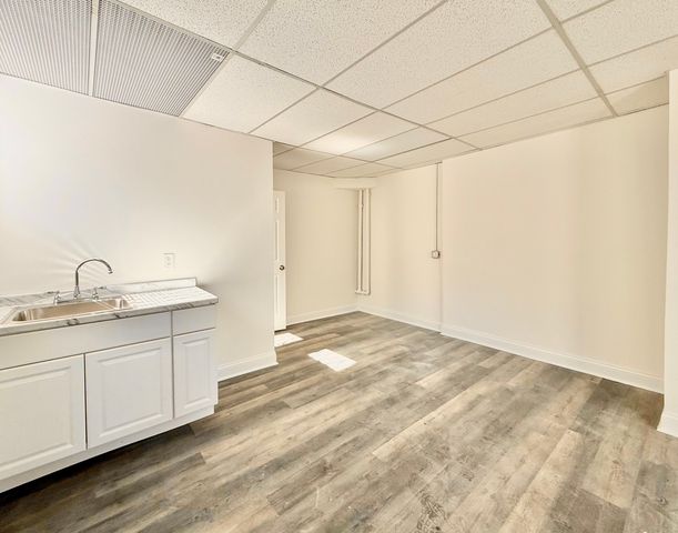 6946 N California Avenue CS, Chicago, IL 60645