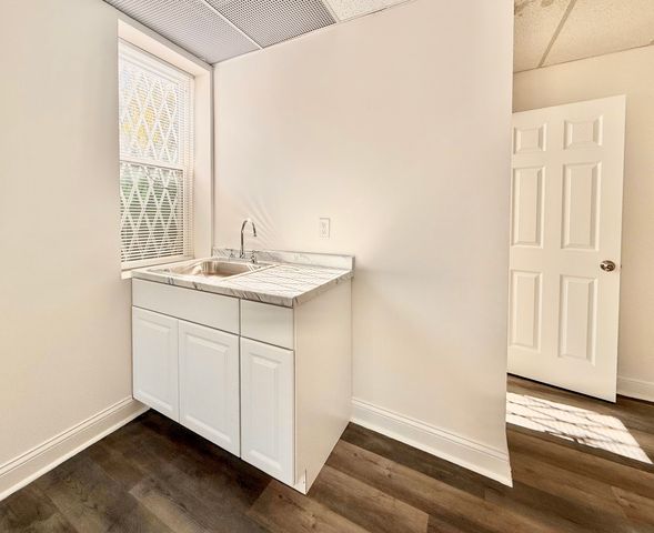 6946 N California Avenue CS, Chicago, IL 60645