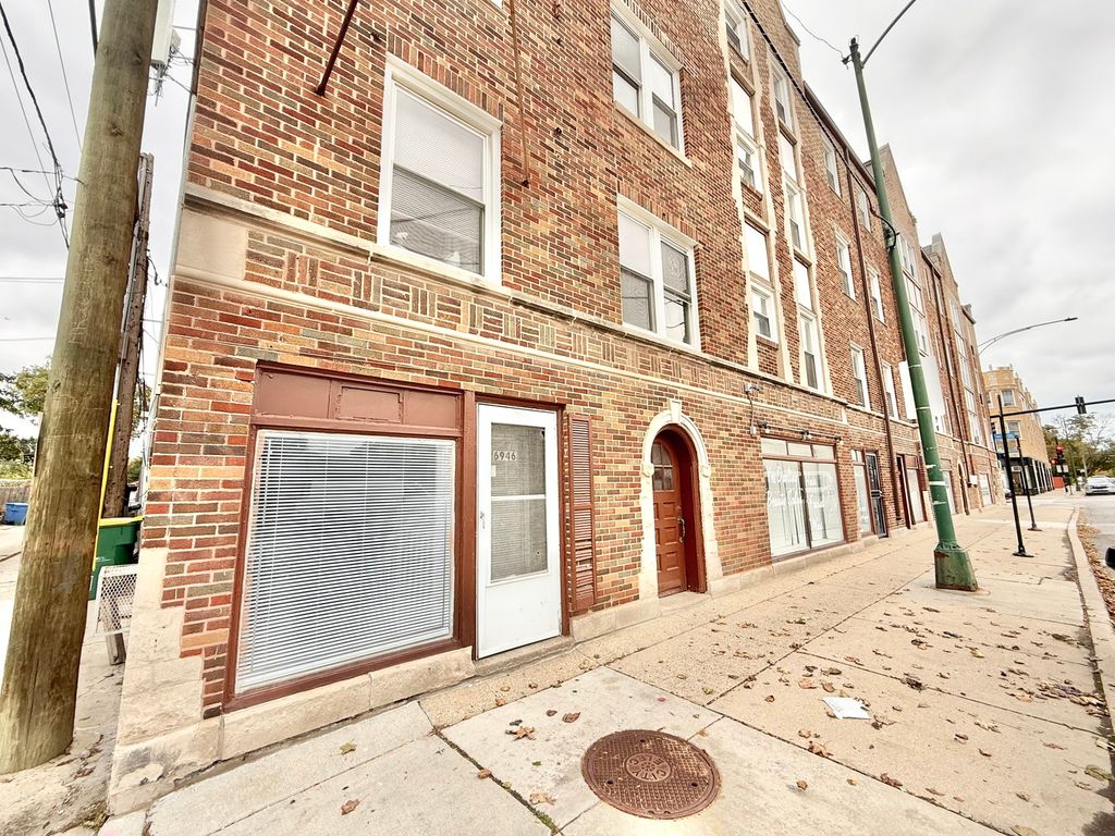 6946 N California Avenue CS, Chicago, IL 60645