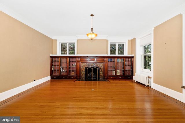 307 UPPER COLLEGE TER, Frederick, MD 21701