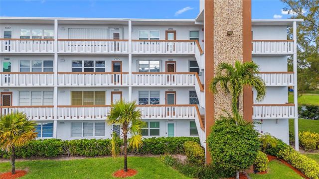 2122 Cambridge F 2122, Deerfield Beach, FL 33442