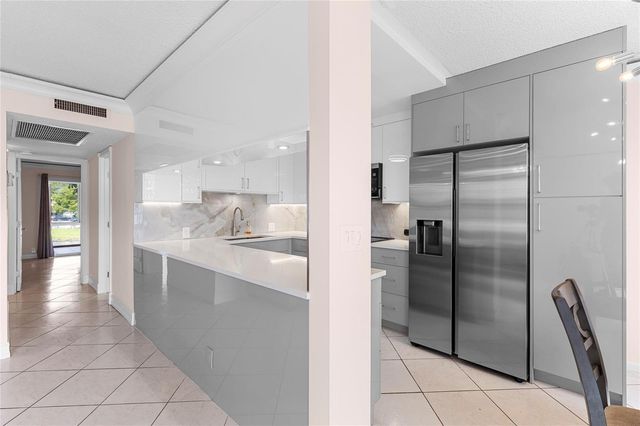 2122 Cambridge F 2122, Deerfield Beach, FL 33442