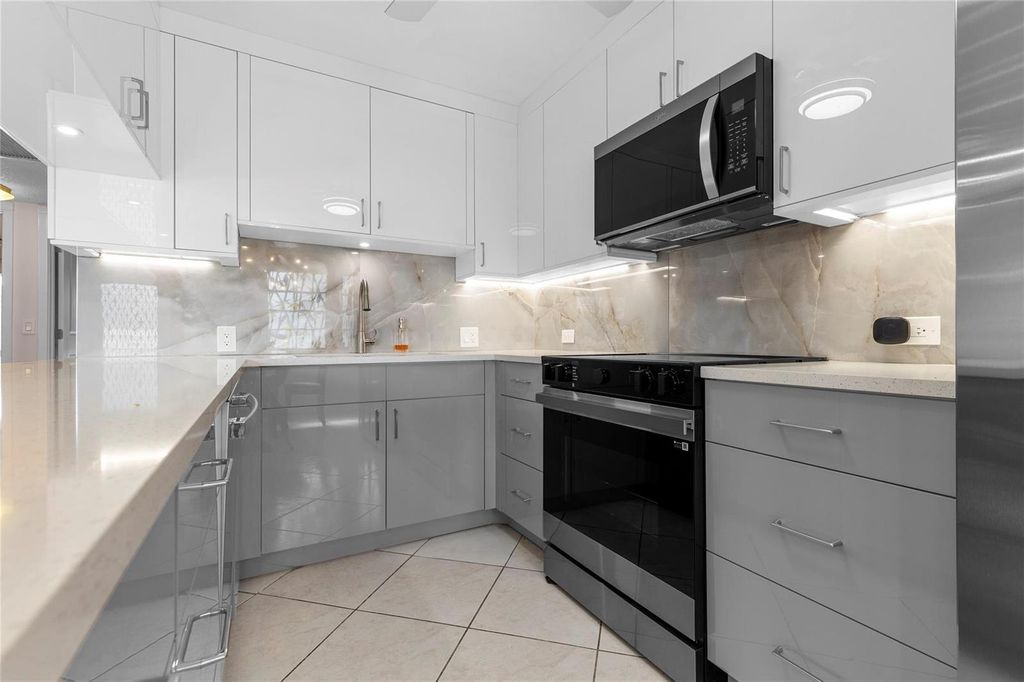 2122 Cambridge F 2122, Deerfield Beach, FL 33442