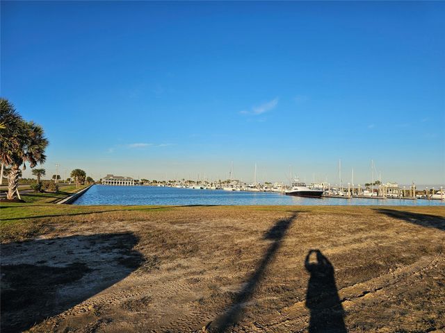 49 Shell Key, Hitchcock, TX 77563