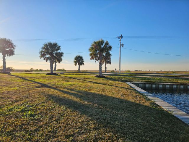49 Shell Key, Hitchcock, TX 77563