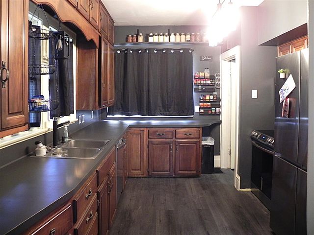 200 Michigan Avenue, Sturgis, MI 49091