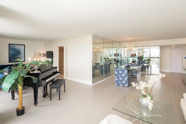 2000 Presidential Way 1606, West Palm Beach, FL 33401