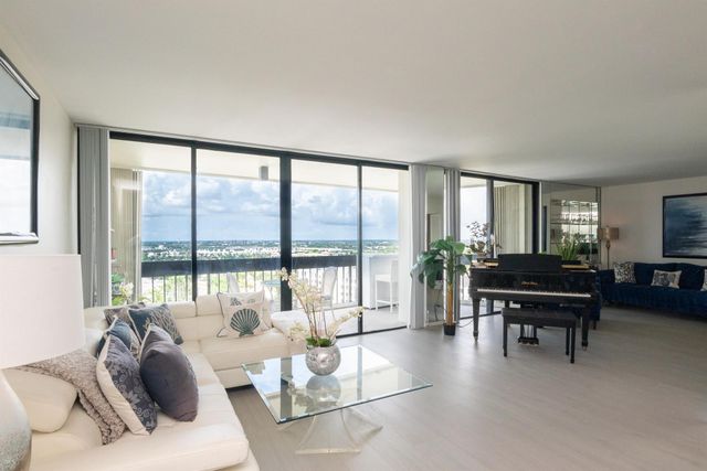 2000 Presidential Way 1606, West Palm Beach, FL 33401