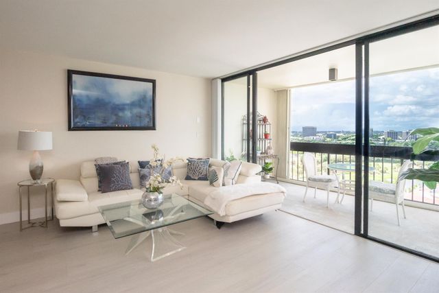 2000 Presidential Way 1606, West Palm Beach, FL 33401