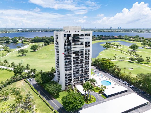 2000 Presidential Way 1606, West Palm Beach, FL 33401