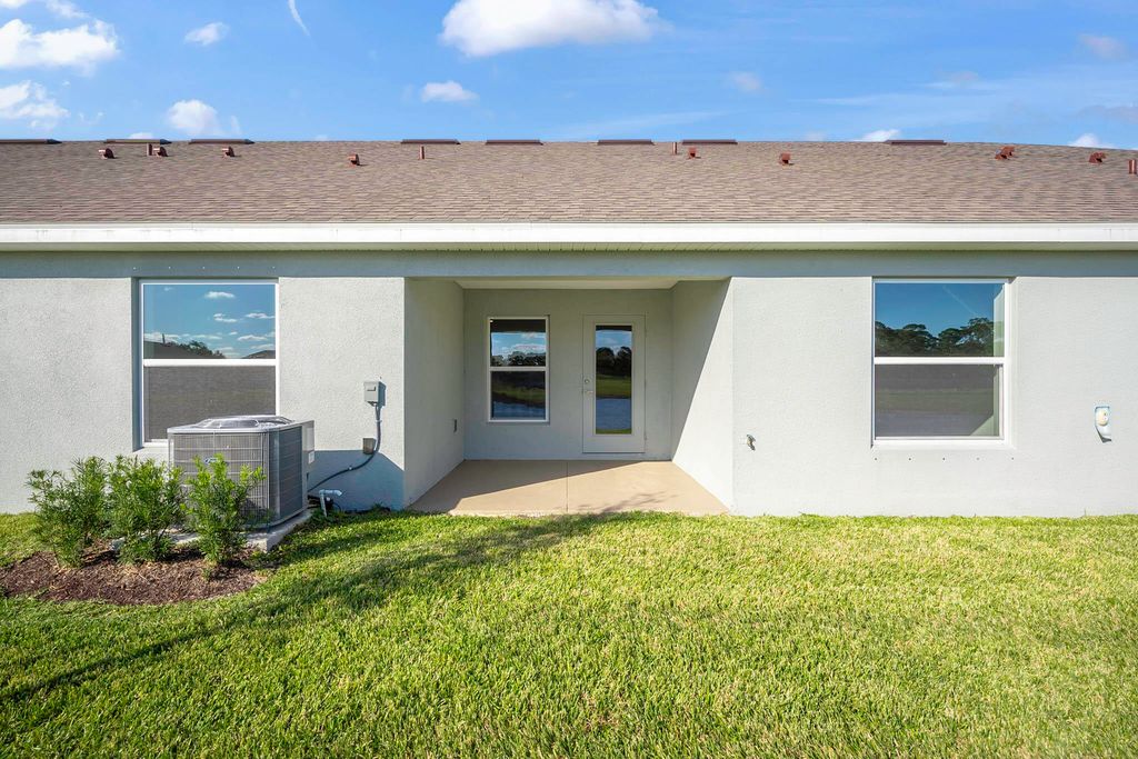 8626 Giovanni Avenue 8628, Fort Pierce, FL 34951