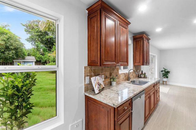 5119 Oak Hill Road, Delray Beach, FL 33484