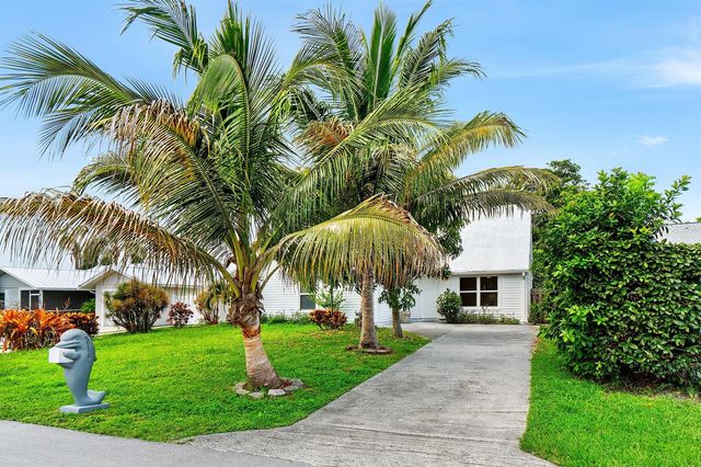 5119 Oak Hill Road, Delray Beach, FL 33484