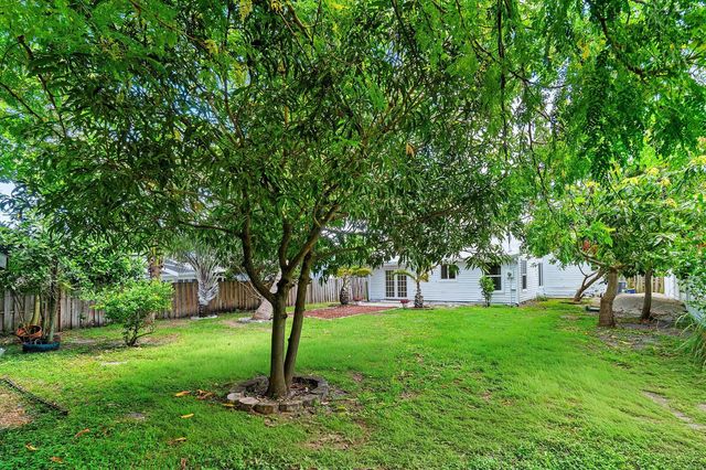 5119 Oak Hill Road, Delray Beach, FL 33484