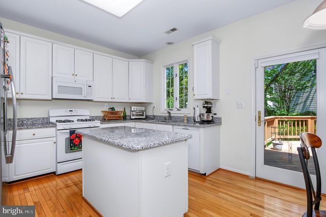 12952 OLD PLAINS RD, Fairfax, VA 22033