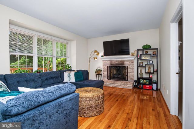 12952 OLD PLAINS RD, Fairfax, VA 22033