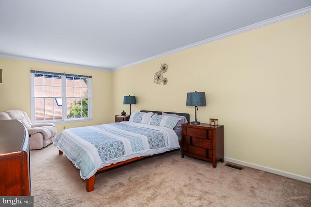 12952 OLD PLAINS RD, Fairfax, VA 22033