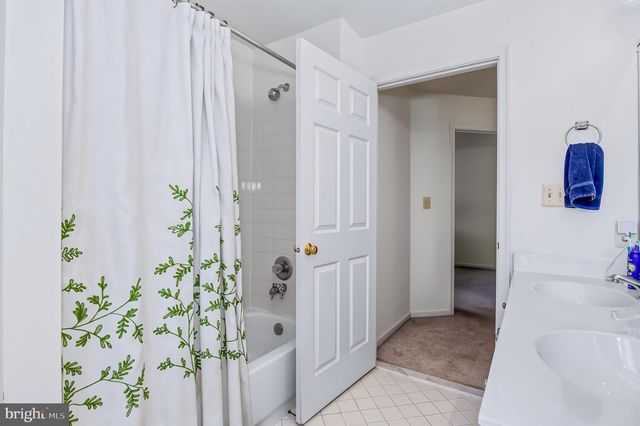 12952 OLD PLAINS RD, Fairfax, VA 22033