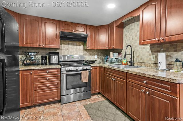 3 Morross Court, Dearborn, MI 48126