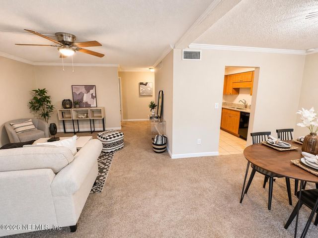 5811 ATLANTIC Boulevard 215, Jacksonville, FL 32207