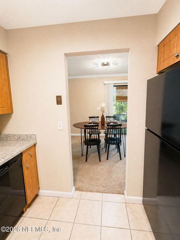 5811 ATLANTIC Boulevard 215, Jacksonville, FL 32207