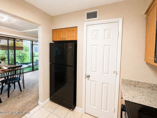 5811 ATLANTIC Boulevard 215, Jacksonville, FL 32207