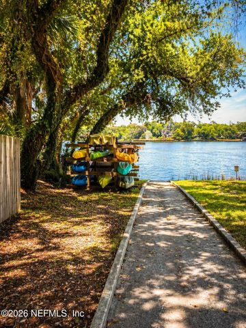 5811 ATLANTIC Boulevard 215, Jacksonville, FL 32207