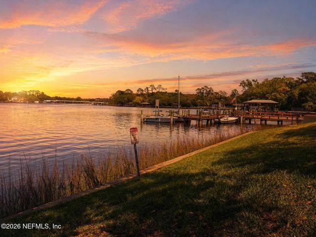 5811 ATLANTIC Boulevard 215, Jacksonville, FL 32207