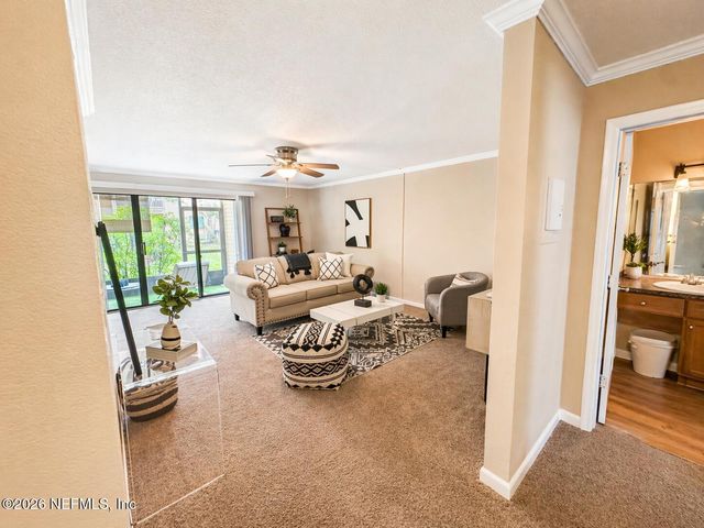 5811 ATLANTIC Boulevard 215, Jacksonville, FL 32207