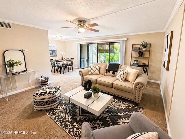 5811 ATLANTIC Boulevard 215, Jacksonville, FL 32207