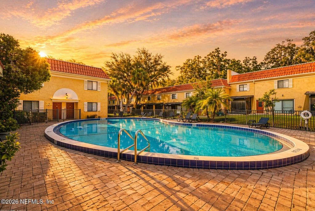 5811 ATLANTIC Boulevard 215, Jacksonville, FL 32207