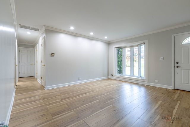 533 Cherry Lane, Glenview, IL 60025