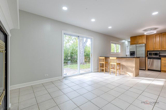 533 Cherry Lane, Glenview, IL 60025