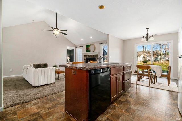 2146 Lindenwood Avenue, Warsaw, IN 46580