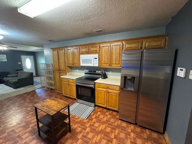 705 E James Street, Wills Point, TX 75169