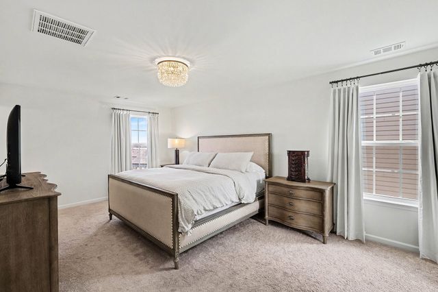 2813 Winterberry Dr, Columbia, TN 38401