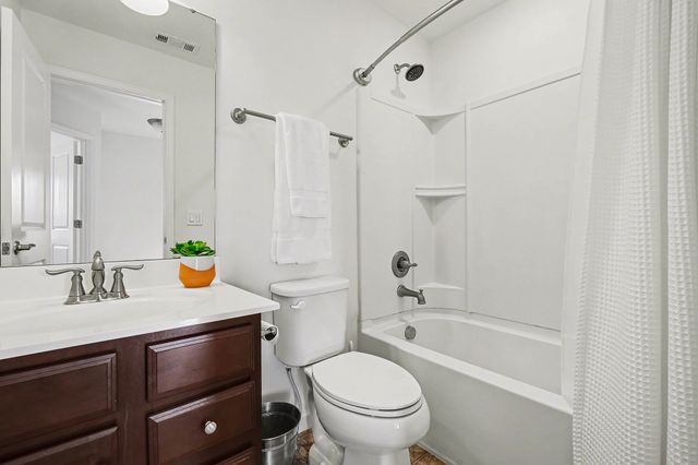 2813 Winterberry Dr, Columbia, TN 38401